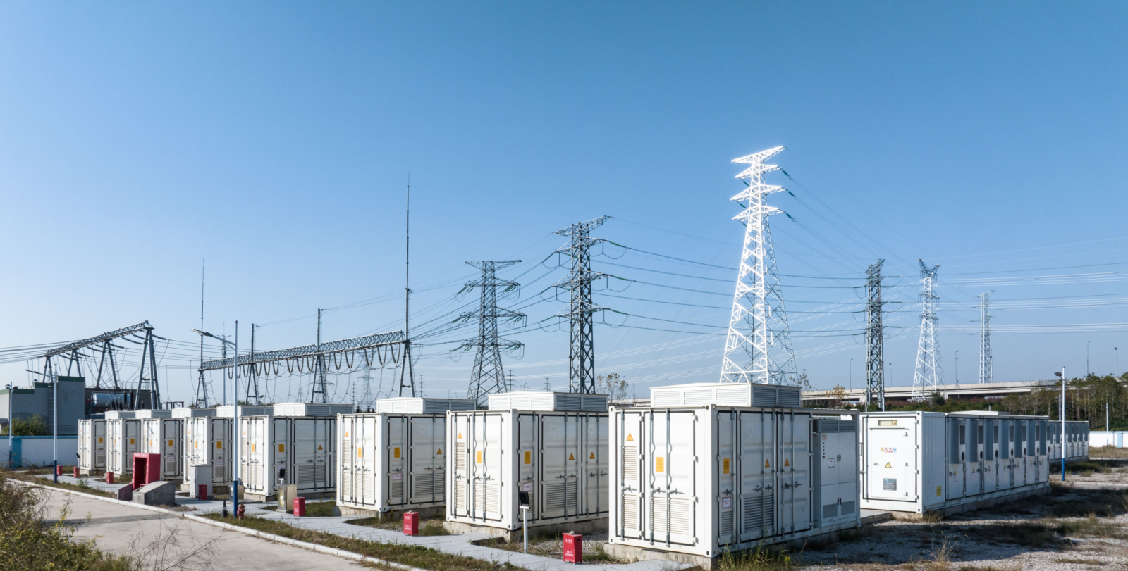 Cambridge Power closes the sale of a co-located UK solar/BESS asset ...